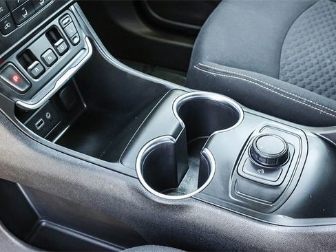 Used 2018 GMC Terrain SLE image 21