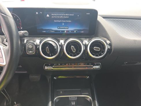 Used 2025 Mercedes-Benz GLA 250 image 3