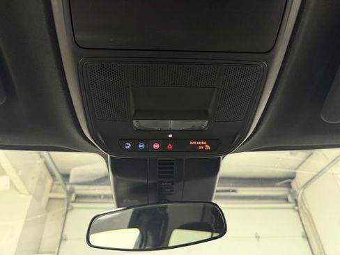 Certified 2025 Chevrolet Traverse LT image 22