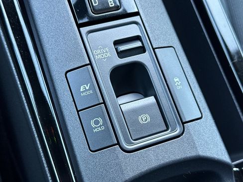 Certified 2026 Toyota Prius LE image 33