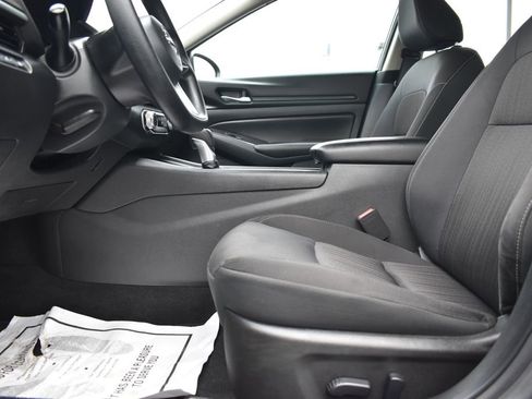 Used 2025 Nissan Altima 2.5 SV FWD image 5