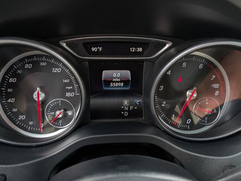 Used 2020 Mercedes-Benz GLA 250 4MATIC image 29
