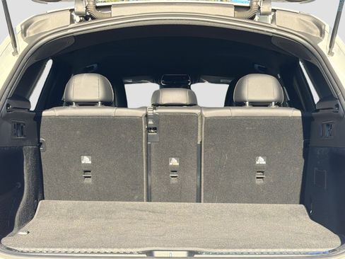 Used 2024 Mercedes-Benz GLC 300 w/ Winter Package image 12