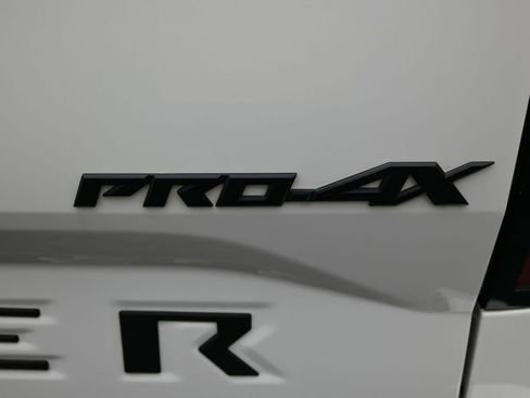 Used 2023 Nissan Frontier PRO-4X w/ Pro-4X Premium Package AWD/4WD image 11