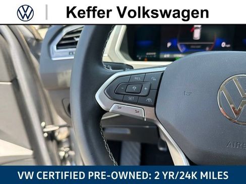 Certified 2023 Volkswagen Tiguan SE FWD image 20