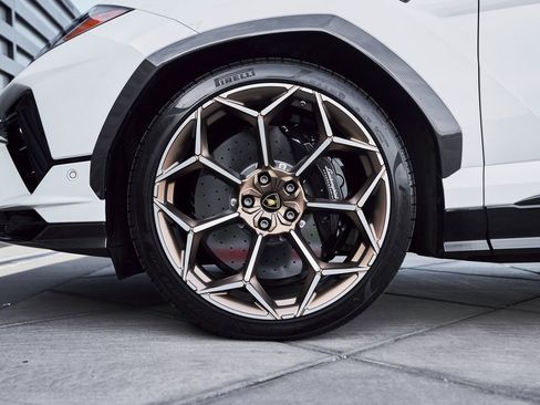 Used 2024 Lamborghini Urus Performante image 4