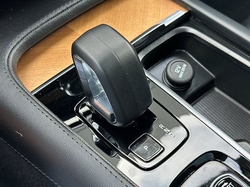 Certified 2025 Volvo XC90 B6 Plus AWD/4WD image 26