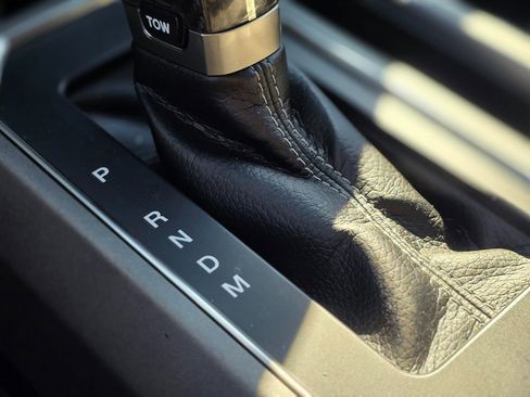 Used 2017 Ford F150 Raptor w/ Equipment Group 802A Luxury image 37