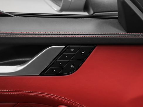 Used 2023 Porsche 911 Turbo image 40