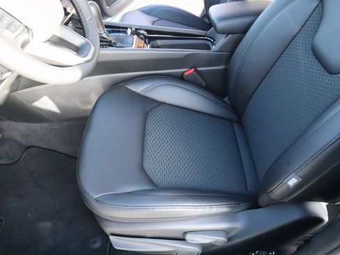 New 2026 Jeep Compass Latitude image 11