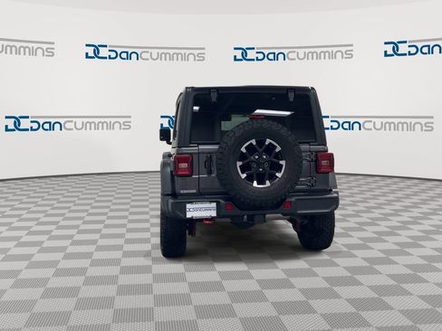 Used 2025 Jeep Wrangler Unlimited Rubicon w/ Convenience Group AWD/4WD image 7