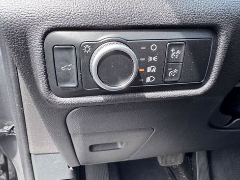 Used 2024 Ford Explorer XLT AWD/4WD image 15