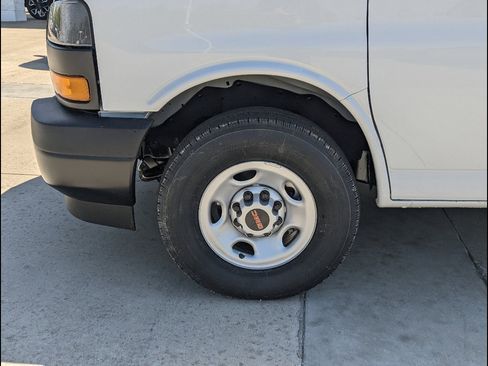 New 2026 GMC Savana 2500 w/ Enhanced Convenience Package RWD image 10