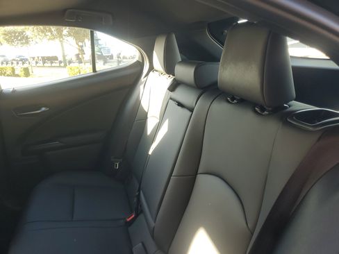 Used 2025 Lexus UX 300h FWD image 17