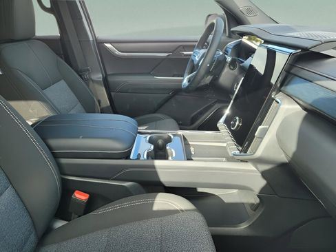 New 2026 GMC Acadia Elevation image 33