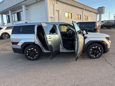 Used 2025 Hyundai Santa Fe SE image 8