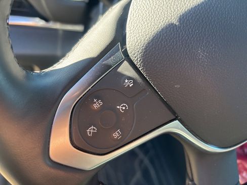 Used 2023 Chevrolet Traverse LT image 14