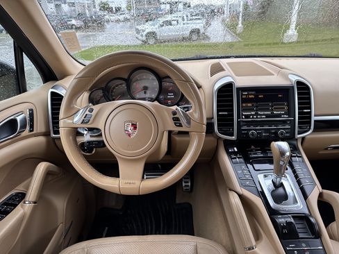 Used 2011 Porsche Cayenne S AWD/4WD image 15