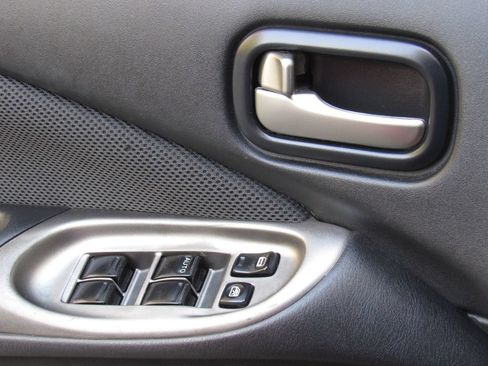 Used 2006 Nissan Sentra SE-R Spec V w/ (J01) Sunroof Pkg FWD image 29