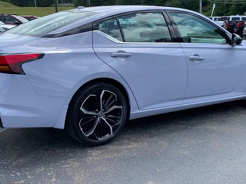 Used 2025 Nissan Altima 2.5 SR FWD image 5