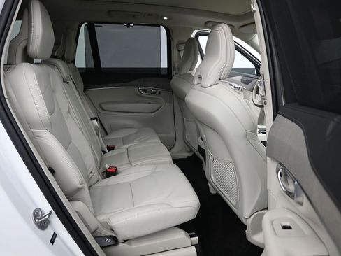 Certified 2024 Volvo XC90 B6 Ultimate w/ Lounge Package AWD/4WD image 17