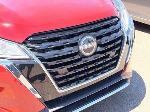 Used 2022 Nissan Kicks SV w/ Interior Electronics Package FWD image 4
