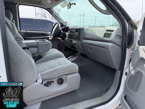Used 2004 Ford F250 XLT image 8