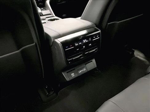 Used 2023 Acura MDX SH-AWD image 25
