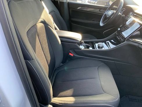 Certified 2022 Jeep Grand Cherokee L Laredo w/ Luxury Tech Group I AWD/4WD image 10