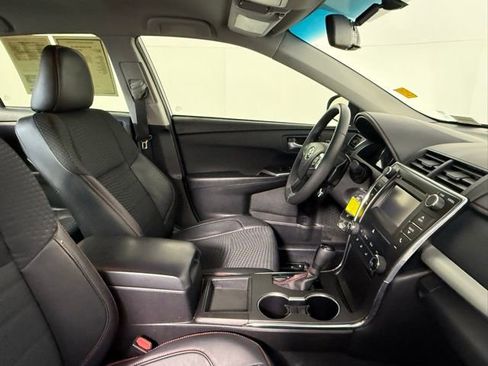 Used 2015 Toyota Camry SE image 49