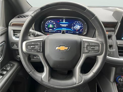 Used 2023 Chevrolet Suburban Premier w/ Advanced Technology Package image 22