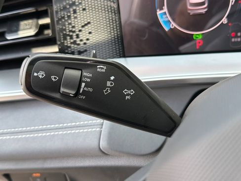 New 2026 Volkswagen Tiguan SE AWD/4WD image 28