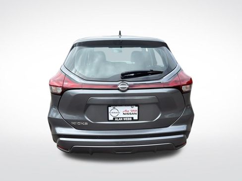 Used 2024 Nissan Kicks S FWD image 4