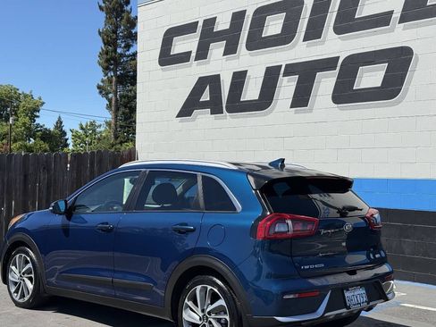 Used 2018 Kia Niro Touring FWD image 25