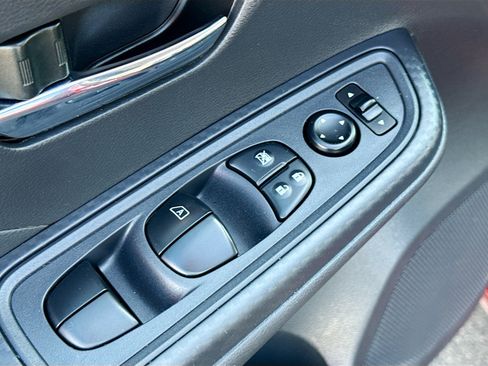 Used 2024 Nissan Versa SV w/ Trunk Package image 7