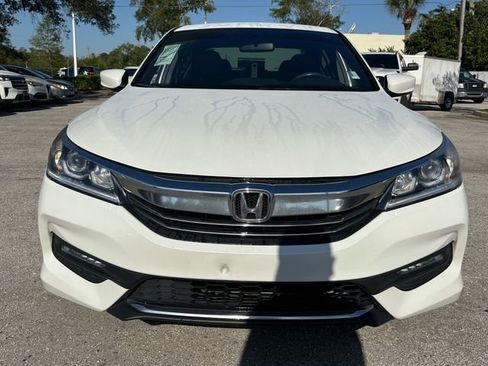 Used 2017 Honda Accord Sport Special Edition image 3