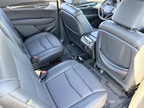 Certified 2025 Cadillac XT6 Sport w/ Technology Package image 15