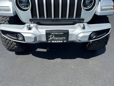Used 2023 Jeep Wrangler Unlimited Sahara AWD/4WD image 21