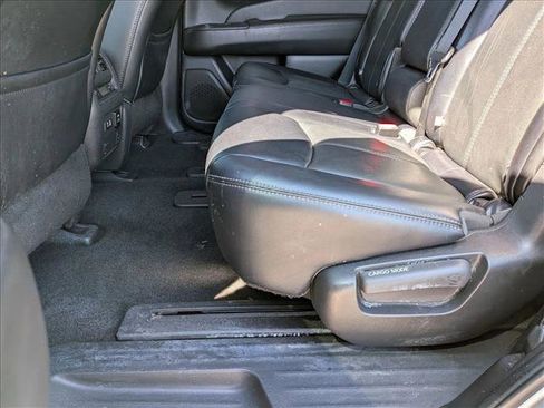 Used 2019 Nissan Pathfinder SL image 19