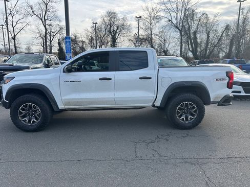 Used 2024 Chevrolet Colorado Trail Boss w/ Technology Package image 4