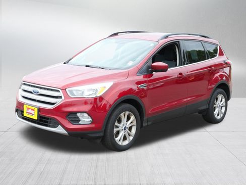 Used 2018 Ford Escape SE w/ SE Sync 3 Package AWD/4WD image 3
