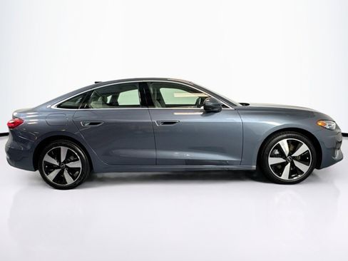 Used 2025 Audi A5 2.0T Prestige w/ 19" Wheel Package AWD/4WD image 4
