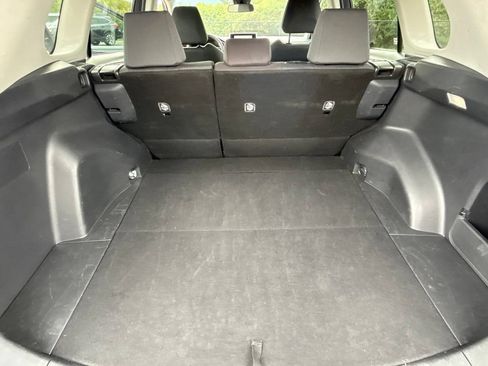 Used 2025 Toyota RAV4 XLE FWD image 36