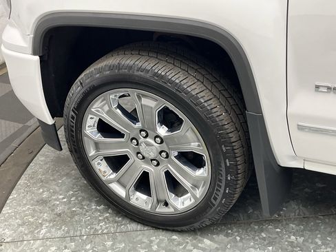 Used 2017 GMC Sierra 1500 Denali w/ Denali Ultimate Package AWD/4WD image 36