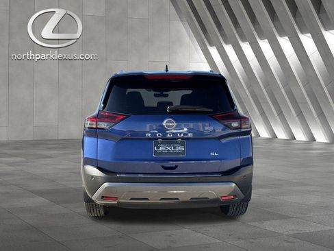 Used 2023 Nissan Rogue SL w/ SL Premium Package image 8