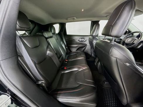 Used 2020 Jeep Cherokee Trailhawk w/ Technology Group image 25