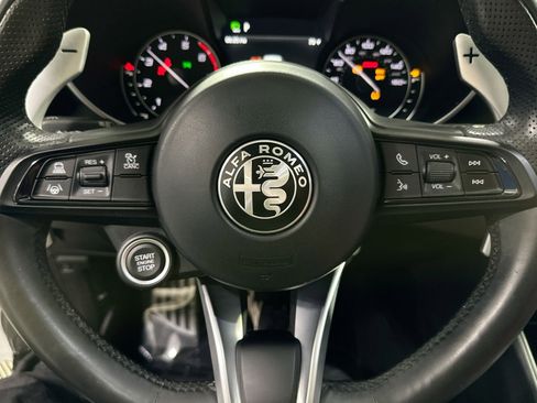 Used 2022 Alfa Romeo Giulia Veloce image 20