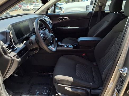 Used 2024 Kia Sportage LX AWD/4WD image 11