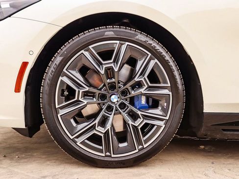 Used 2026 BMW i5 eDrive40 w/ M Sport Package RWD image 13