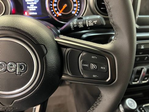 Used 2023 Jeep Wrangler Sport S image 20